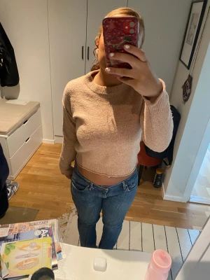 Filippa K stickad  - Fin stickad från Filippa K i super fin färg. Säljer då jag inte använder den längre. Fint skick inte någon defekt alls !❤️