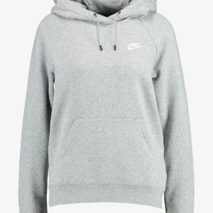 Nike hoodie - Fin grå Nike hoodie. Är i väldigt bra skick då den inte kommit till mycket användning.