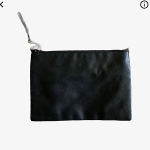 Svart handväska - Guld dragkedja Oanvänd 