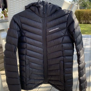 Peak Performance jacka  - Peak Performance Frost Down jacka i bra skick. Storlek XS