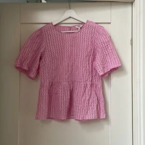 Blus - Supersöt blus från object ❤️❤️❤️ säljer då jag ej använder den, bra skick 