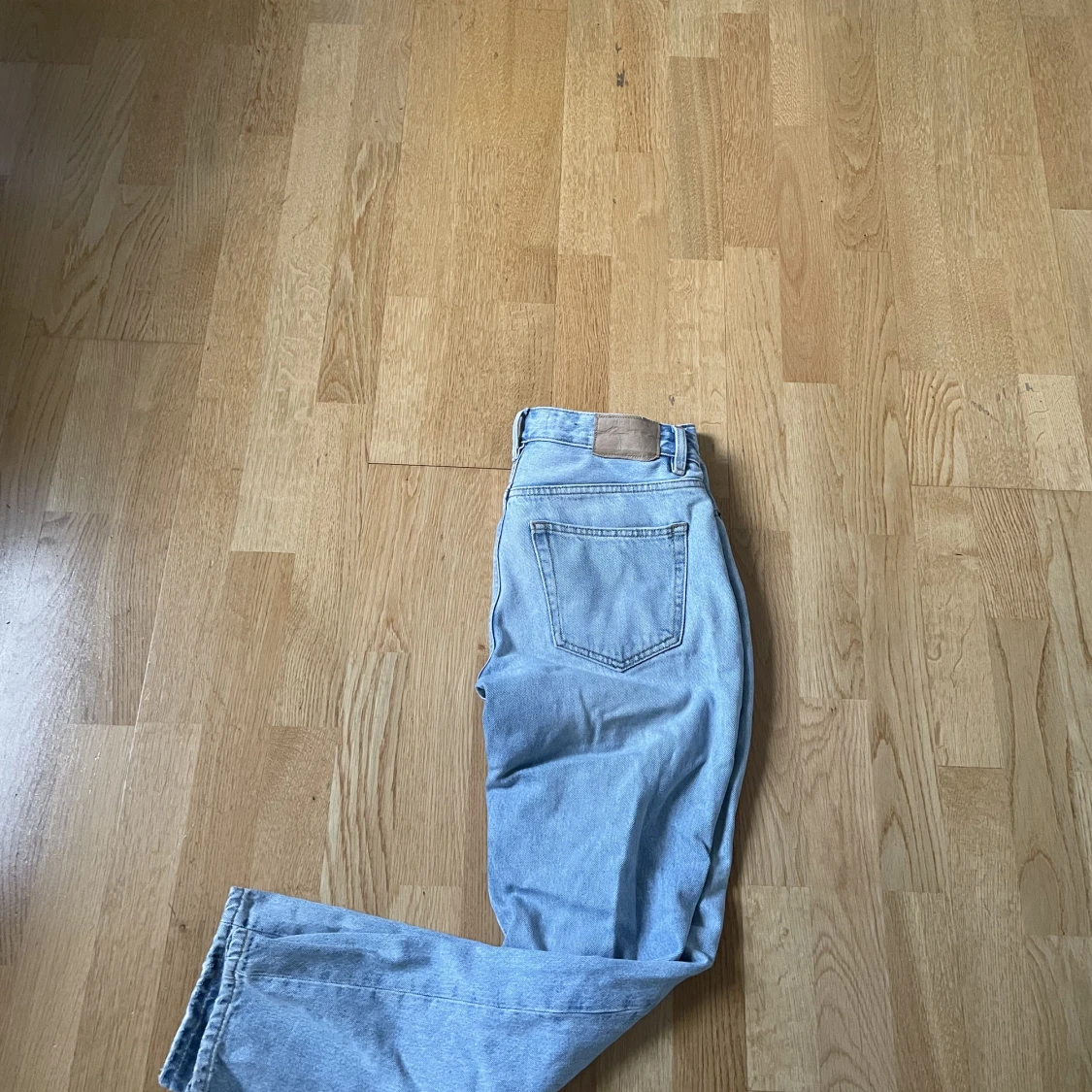 Ljusblåa jeans  - 91