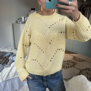 Stickad tröja! - Söt tröja