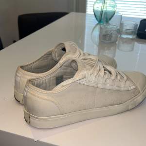 Gstar vita sneakers skor 
