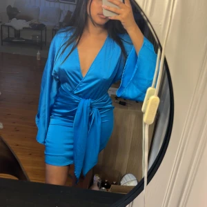 Klänning gina - Klänning från Gina storlek xs. Köparen står för frakt