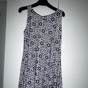 Sommarklänning  - Ny sommarklänning storlek xs-s 150 plus frakt 