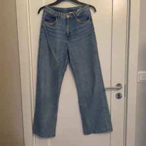 Jeans, använd Max 4 gånger - Byxor från hm  Högmidjade