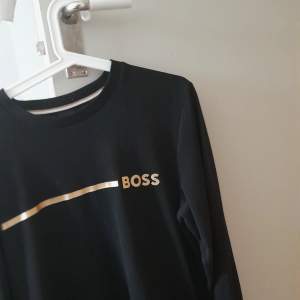 Hugo boss, L nyskick 300kr st armani strl l 300kr