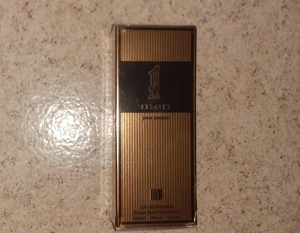 Men Parfym - Parfym för men, plastat in, aldrig använt, Säljer för att jag skulle ge den till nån men hände aldrig, köptes för 400kr, kan tänka mig sänka priset lite, kontakta mig bara så löser vi de.