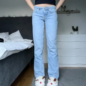 Lager 157 jeans💙 - Säljer ett par blåa lager 157 icon jeans. Köpta för 400 och är använda 4-6 gånger. 