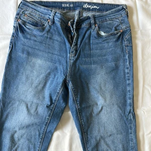 Blåa jeans  - Blåa Stretch jeans från Desire