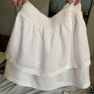 kjol - svagt ljusrosa💗i mycket bra skick! skriv ett meddelande ifall du har frågor:)