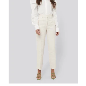 Kostymbyxor från Nakd  - Coola kostymbyxor från Nakd i storlek 36. Något noppriga mellan låren men inget man tänker på. Hör av dig för fler bilder🌸