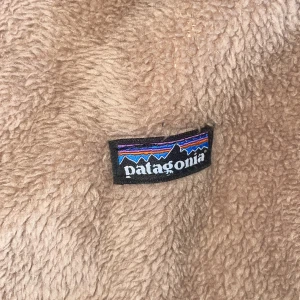 Patagonia vest  - Bra kvalitet o jätteskön vest Storlek xl i kvinnostorlek men sitter som S