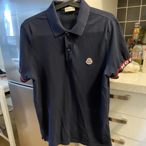 Moncler pike - Moncler pike använd max 2-3 ggr för fotojobb. 