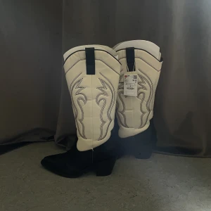 Cowboyboots  - Snygga cowboyboots i storleken 38 Aldrig använt