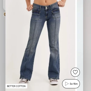 Nelly jeans - Säljer dessa jeans från Nelly, köpta för 700 och säljer för 300. I storlek 34, använda en gång