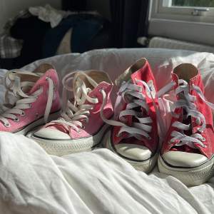 Säljer nu dessa röda och rosa några gånger använda Converse. Skitsnygga men kommer tyvärr inte till användning. Båda är i storlek 36 men passar mig bra som är 37,5. Ett par för 90:- plus frakt eller båda för 150:- plus frakt 