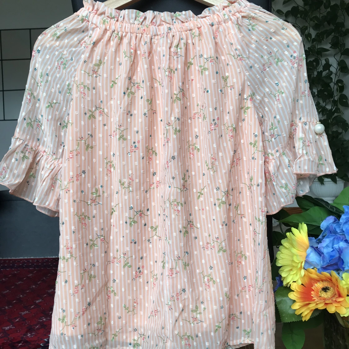 Blommig tröja  - 90