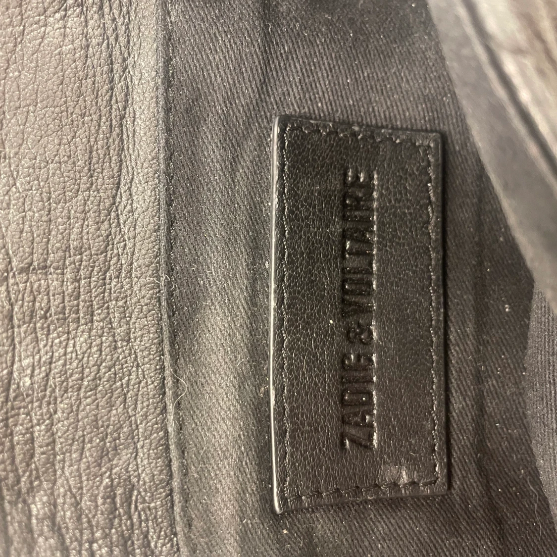 Zadig & Voltaire väska  - 90