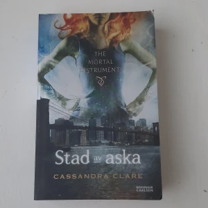 The mortal instrument 2 - The moral instrument, Stad av aska -bok  Cassandra Clare