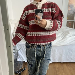 Stickad tröja - Mysig stickad tröja i nyskick, uppskattas som en L-XL💋⭐️💖