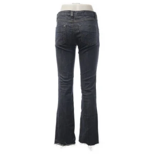 Lågmidjade bootcut jeans - As snygga bootcut lite tightare jeans från esprit!!  Sitter bra på mig som vanligtvis har S💖 super kvalite!! Ett måste i höstgarderoben🙏🏻