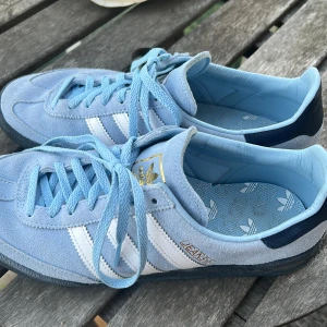 Adidas Gazelle  - Storlek 40 (2/3), ljusblå, knappt använda!  600kr (nypris 1150kr)
