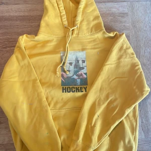 HOCKEY Hoodie  - Många bruks märken, storlek Large.   För frågor, ta kontakt:)