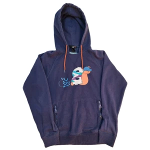 Slow Bucks Hoodie - Slow Bucks Hoodie i storlek M. haft på mig en del så lite tärd. litet hål vid vänstra sidan av hoodien. DM för fler bilder