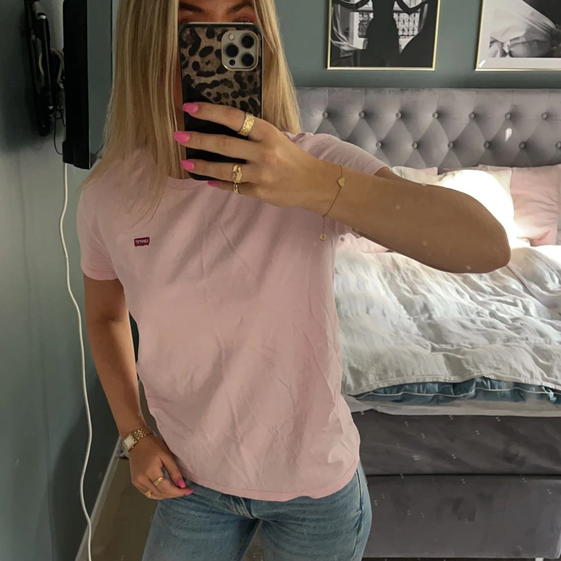 Rosa levi’s t-shirt!🩷