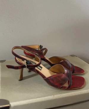 Klackar - Klackar i storlek 37.