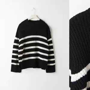 Säljer denna fina tröja från Gina tricot som knappt är använd. I storlek S. Skriv om du vill ha bilder på den 💕
