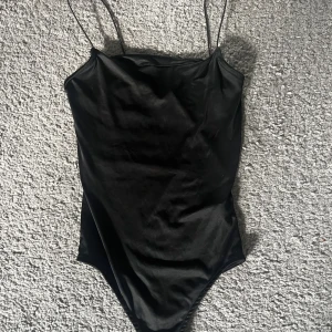 svart body från primark - snygg & bekväm body från primark, små band💞 stl xxs