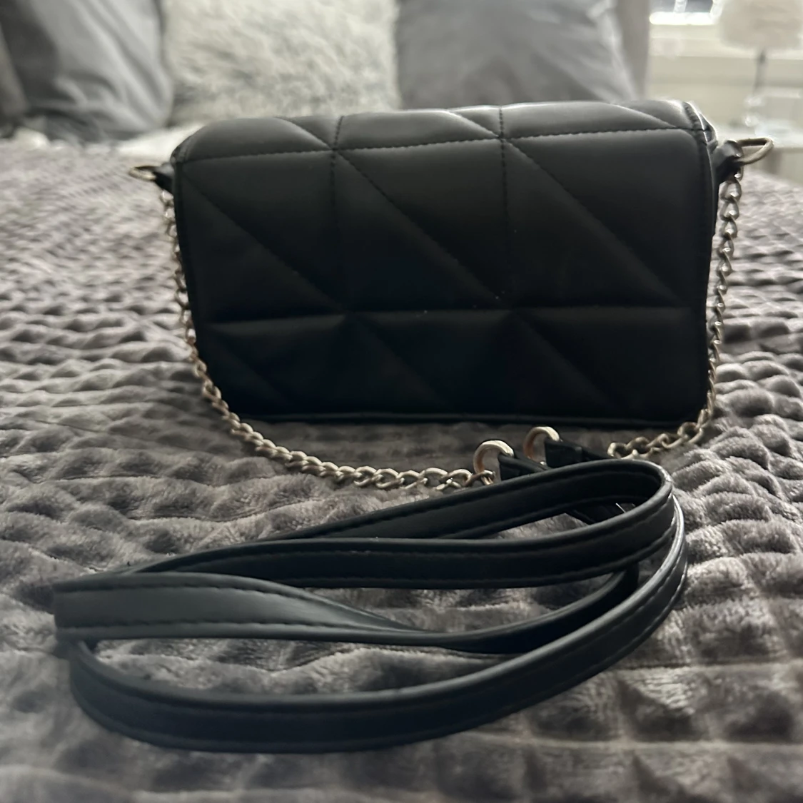 Svart axelbands väska  - 90