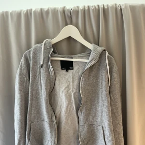 Zip hoodie  - Grå zip hoodie  Pris kan alltid diskuteras 🩶