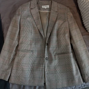 KAVAJ - Oversized kavaj i perfekt skick. 