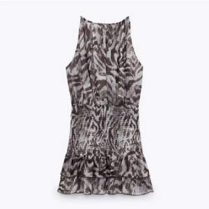 Säljer denna klänningen från Zara!❤️Använt 2 gånger så definitivt nyskick💕