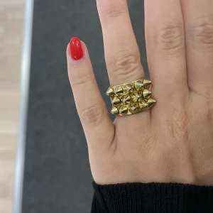 Edblad ring nitar - Ring med nitar ifrån Edblad. Inga defekter!!