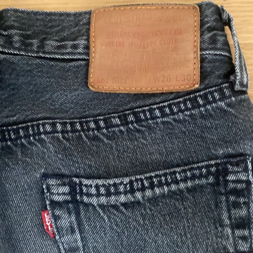 Ett par Levis Jens 501 bra skick har använts lite😀. Jeans & Byxor.