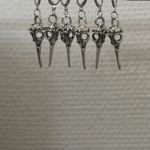 Örhängen  - Jätte snygga skull örhängen som är populära nu! 79kr för ett par😻
