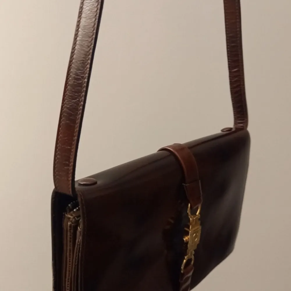 Helt otrolig vintage trio bag från Celine. Använt skick. . Accessoarer.