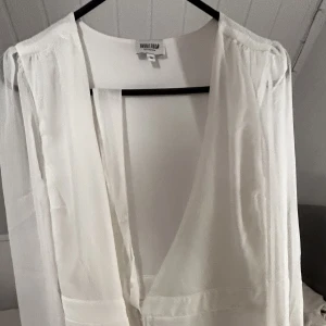 Bubbelroom klänning  - En enkel klänning ifrpn bubbelroom, aldrig använt. Dåliga bilder skriv för bättre bilder.