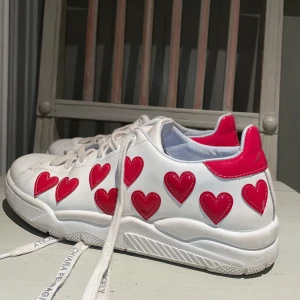 Super coola skor - Säljer dess super coola och snygga skor!!