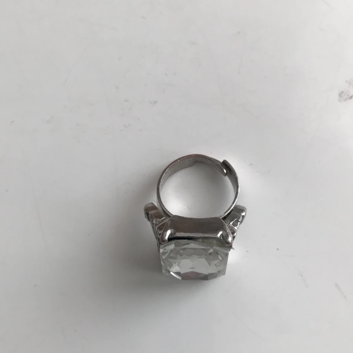 Ring men inte riktigt diamant - 90