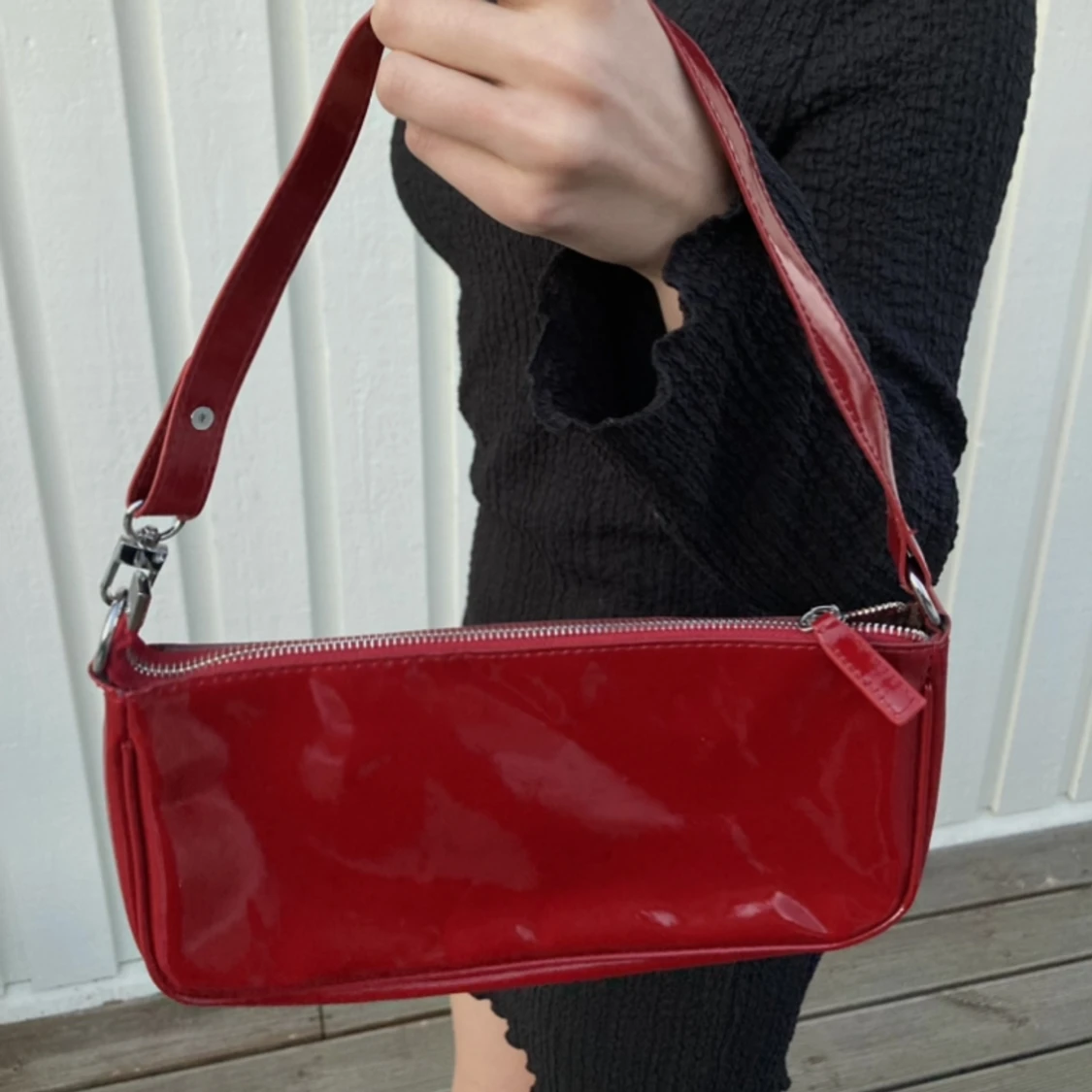 Röd väska - 90