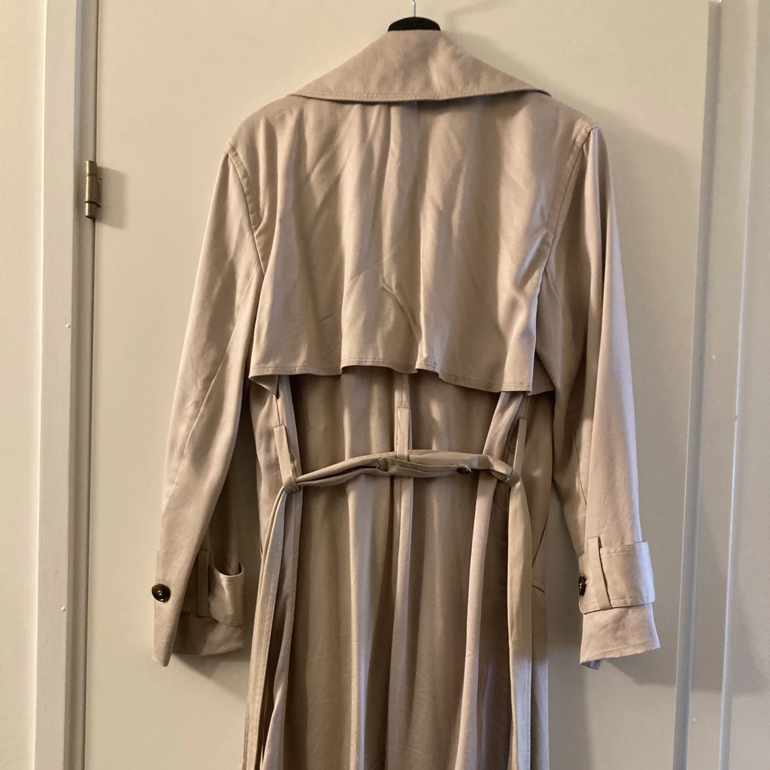Beige trenchcoat - 91
