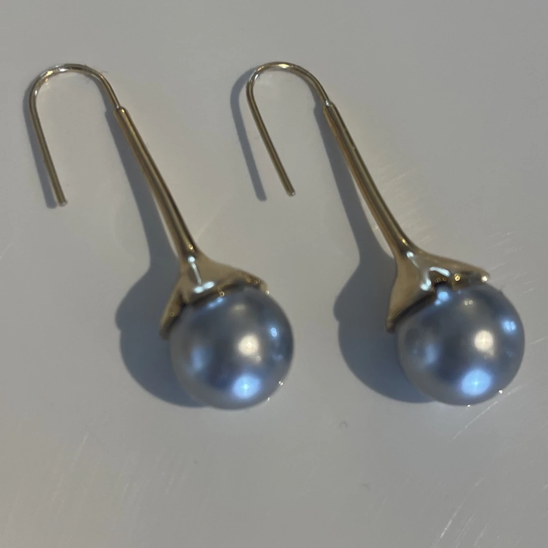 Gråa Pärlörhänge  - 90