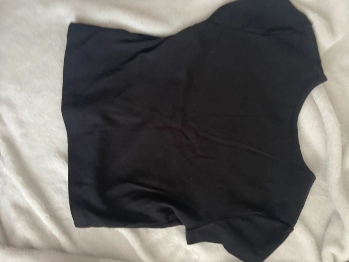 Svart tröja med motiv  - 90