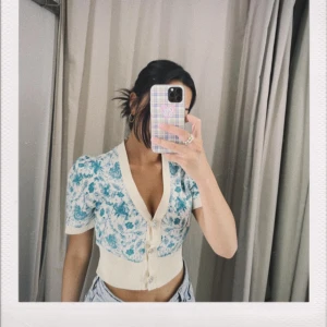 Zara  - En jättefin topp som jag knappt använder 🦋